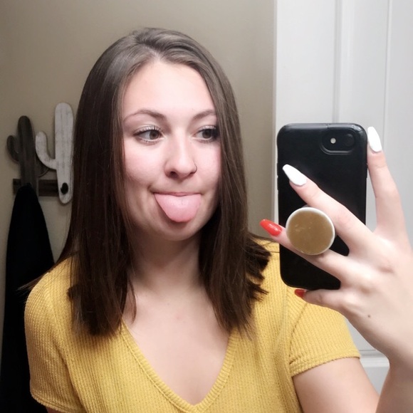 Meet your Posher, Dani - Picture 1 of 1